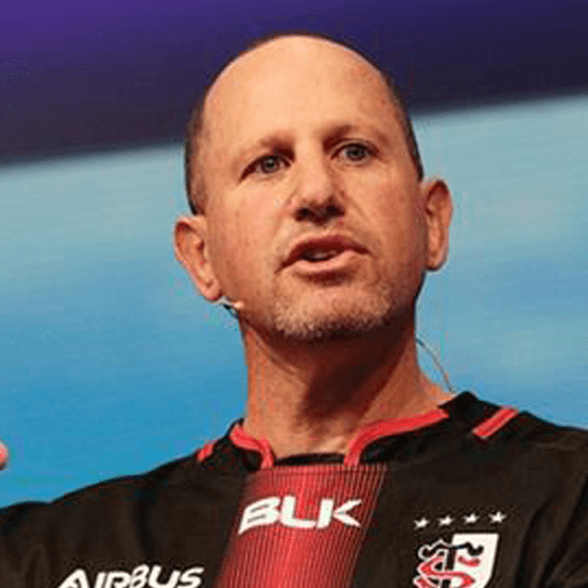 Une photographie de la tête et des épaules de Steve Guggenheimer